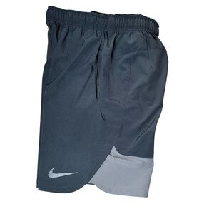 Nike Men's Athletic Shorts in Black and Gray
